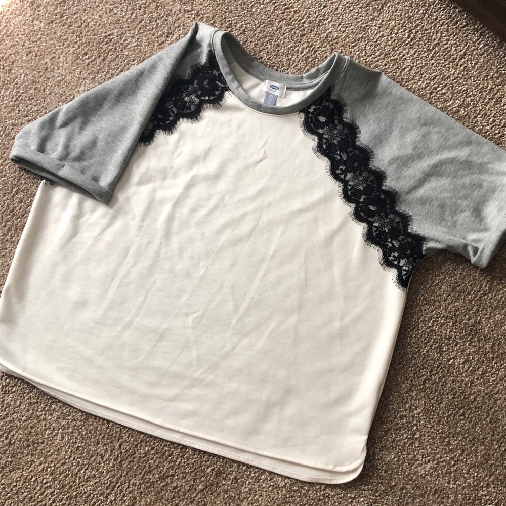 XXL OLD NAVY WOMENS TOP W/LACE DETAIL